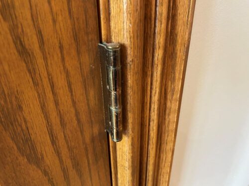 door hinge holding oak internal door